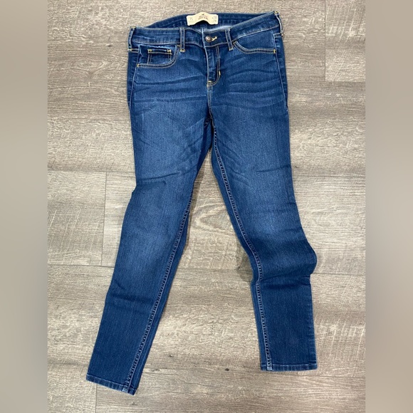 Hollister Denim - Hollister super skinny jeans seven ass waist 28 length 29